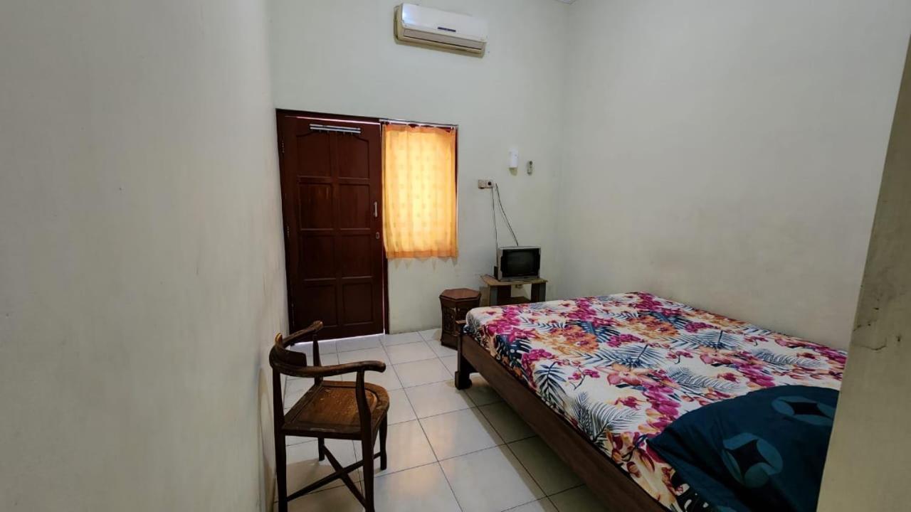 Hotel Metro Kudus Tanggulangin Esterno foto